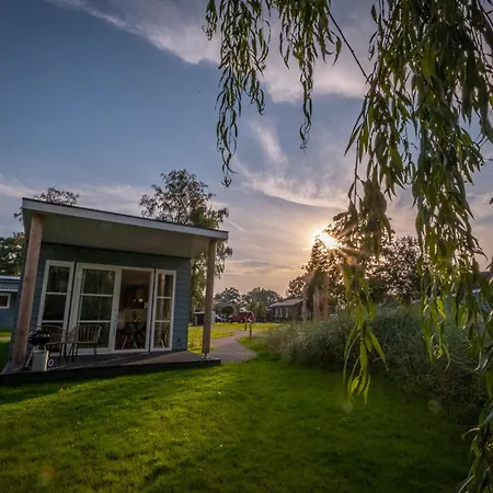 Lüks kamp alanı Ferienhaeuser Seepark Ternsche