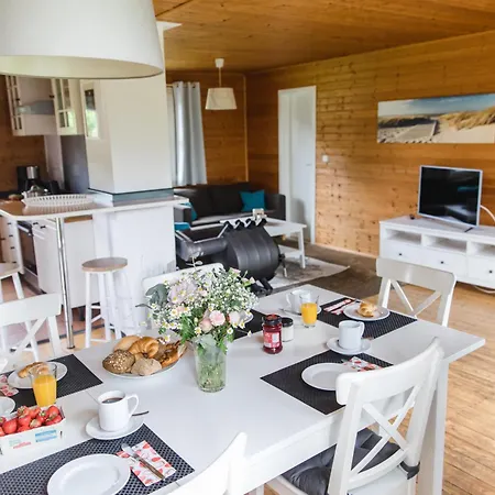 Ferienhaeuser Seepark Ternsche بيت للعطل *